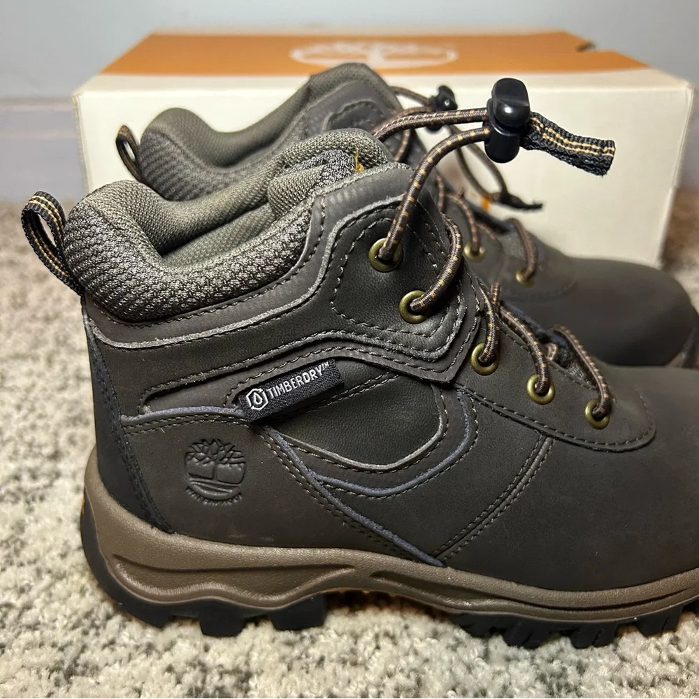 Timberland nwb dark